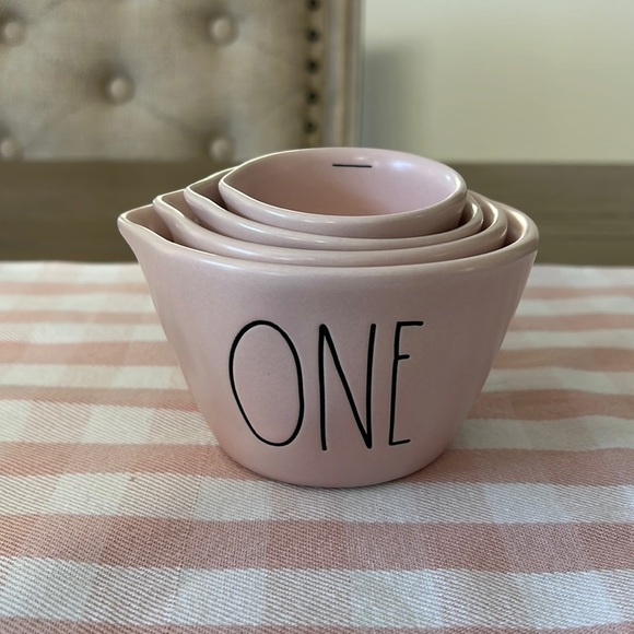 Rae Dunn Other - Rae Dunn VHTF pastel pink measuring cups